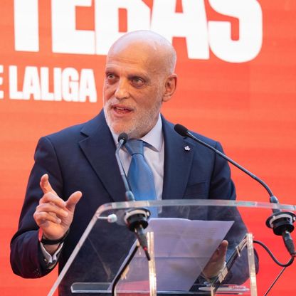 تيباس يفتح النار على ريال مدريد بسبب "أندية تبيع لاعبيها لدفع راتبي"