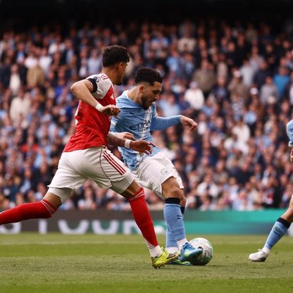 خطأ دوناروما الفادح يمنح أرسنال التعادل مع مانشستر سيتي في الشوط الأول