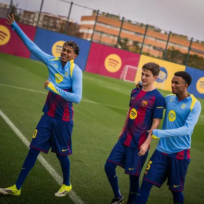 لامين يامال وأليخاندرو بالدي وبابلو غافي من تدريبات برشلونة قبل مباراة سلافيا براغ بدوري أبطال أوروبا - 19 يناير 2026