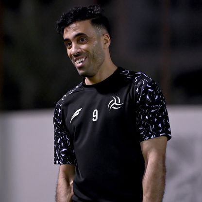عبد الرزاق حمد الله مهاجم الشباب في تدريبات الفريق - 6 مايو 2025