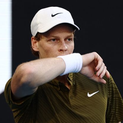 يانيك سينر يُجبر على إزالة جهاز WHOOP في أستراليا المفتوحة