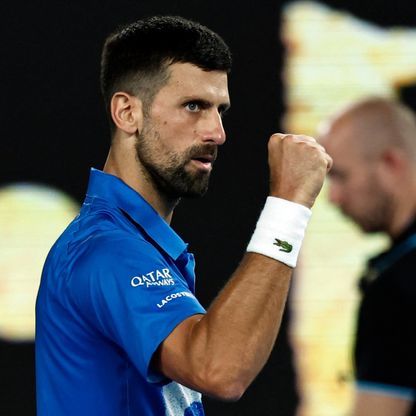 دجوكوفيتش يضرب موعداً مع ألكاراز.. ويحتج بشكل مثير للجدل