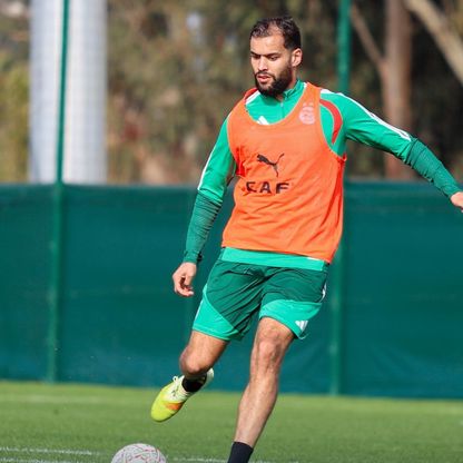 إصابات الدفاع تقلق مدرب الجزائر والغموض يحيط بحالة توغاي