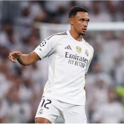 "وسطاء" يقنعون مانشستر سيتي بالتحرك لضم ظهير ريال مدريد