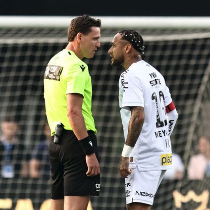 سانتوس يحذر نيمار وسط تكهنات بقرب انتقاله للعب بجوار ميسي