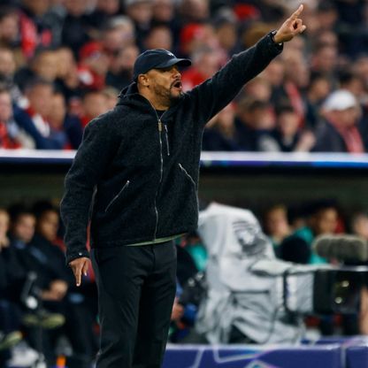 لماذا عجّل بايرن ميونيخ قرار تمديد عقد مدربه كومباني؟