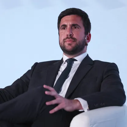 المرشح لرئاسة ريال مدريد إنريكي ريكيلمي خلال منتدى اقتصادي في إسبانيا - 20 مايو 2026