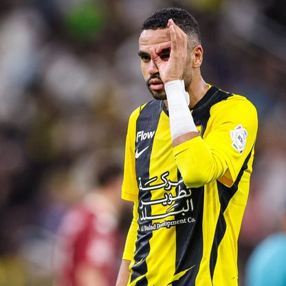 شاهد.. الاتحاد يبدأ الدوري السعودي بتعادل مع الخلود بعد "طرد وصفقة"