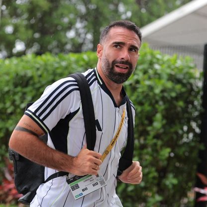 ماذا دار بين كارفاخال وحكم مباراة سيلتا فيغو في نفق غرفة الملابس؟