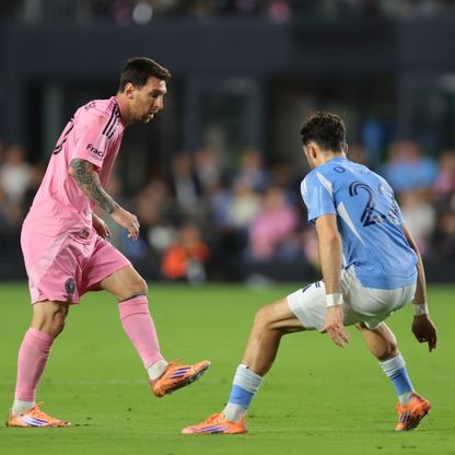 ميسي يحطم رقم بوشكاش وينتزع لقب "ملك الأسيست" في التاريخ