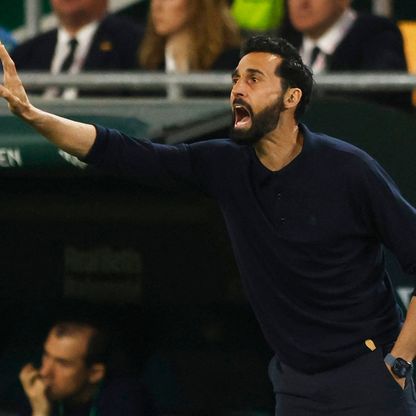 ألفارو أربيلوا يتجاهل جوزيه مورينيو.. ويرفض انتقاد لاعبي ريال مدريد