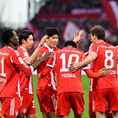 لاعبو بايرن ميونيخ يحتفلون بالهدف الثاني أمام سانت باولي في الدوري الألماني - 11 أبريل 2026