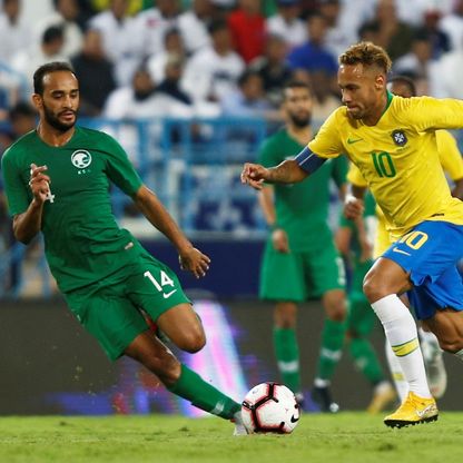 عطيف نجم السعودية ينفي اعتزاله بعد ساعتين من بيان كاذب