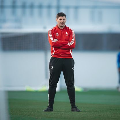 جيرارد: ليفربول بدا مفككاً ومحطماً وسلوت أُقيل بالوقت المناسب