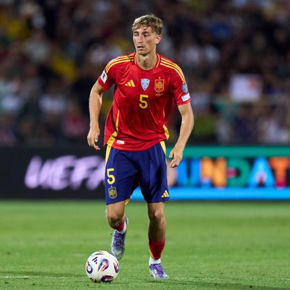 وكيل هويسن يقارنه ببكنباور: سيُعيد تعريف مفهوم قلب الدفاع