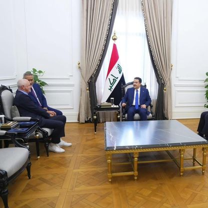 رئيس وزراء العراق يجتمع مع أرنولد مدرب المنتخب