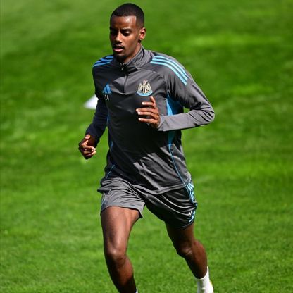 ليفربول يوافق على دفع "رقم قياسي" لضم إيزاك