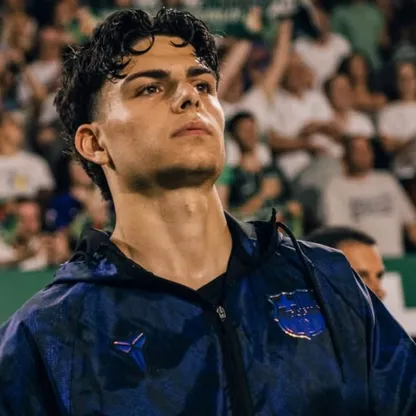 لاعب برشلونة تشافي إسبارت