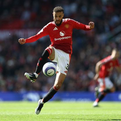 يوفنتوس يراقب موقف نصير مزراوي في مانشستر يونايتد