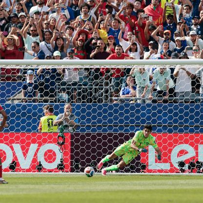 بونو يعادل رقماً قياسياً في التصدي لركلات الجزاء بكأس العالم