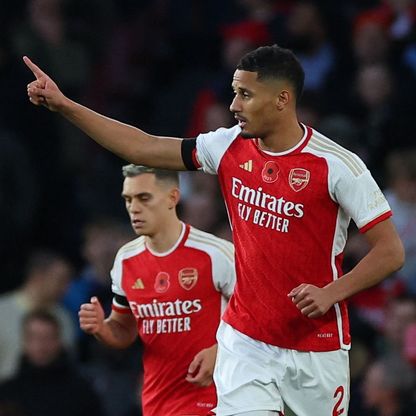 أرسنال يجدد عقد مدافعه "الأفضل في العالم" حتى 2030