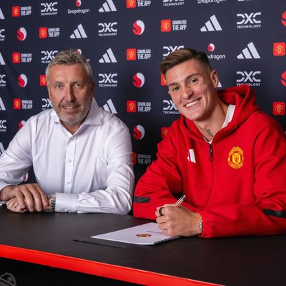 من هو قدوة المهاجم سيسكو في مانشستر يونايتد؟