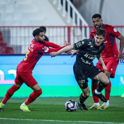 الخلود يهدر فرصاً كثيرة ويفرّط بالفوز على ضمك بالدوري السعودي