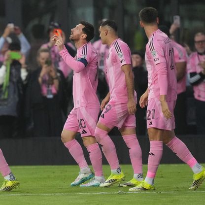 ليونيل ميسي ينضمّ إلى كريستيانو رونالدو في نادي الـ900 هدف