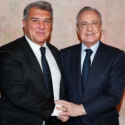 فلورنتينو بيريز رئيس ريال مدريد رفقة جوان لابورتا رئيس برشلونة