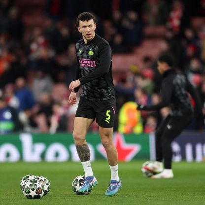 بريشيتش مستمر مع أيندهوفن رغم تكهنات برشلونة