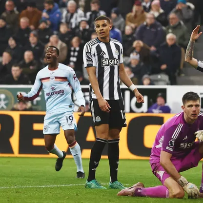 دانغو واتارا يحتفل بهدف لبرينتفورد في مرمى نيوكاسل بالدوري الإنجليزي الممتاز - 7 فبراير 2026