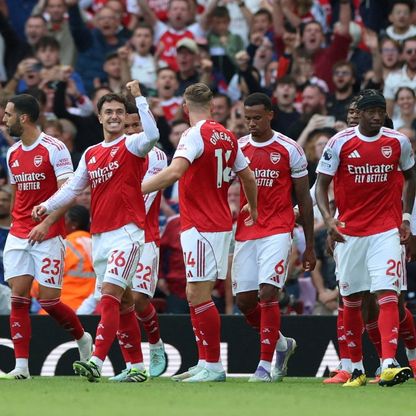 أرسنال ينفرد بقمة البريميرليغ بعد استعراض من "الصفقات الجديدة"