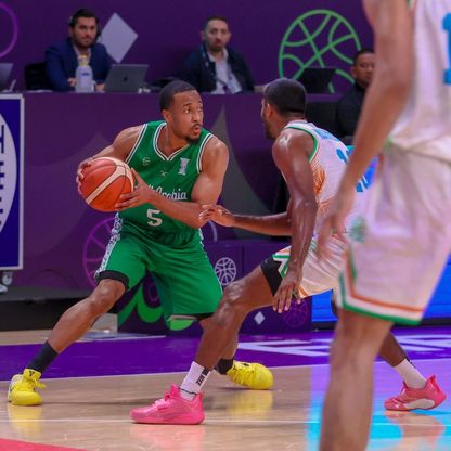 عبد الرحمن والسويلم يقودان السعودية لملحق كأس آسيا للسلة