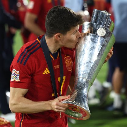 لويس دي لا فوينتي يعيد فران غارسيا إلى منتخب إسبانيا بعد 3 سنوات