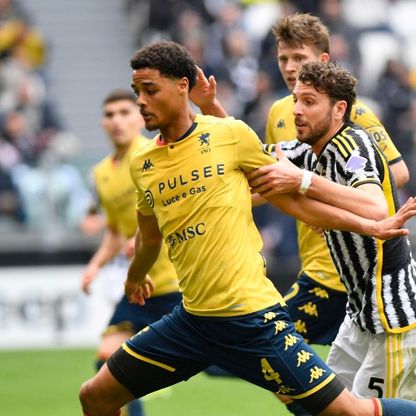 مدافع جنوى يُفضل "كبار أوروبا" على الانتقال للدوري السعودي