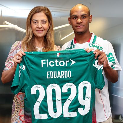 شاهد.. برشلونة يطارد موهبة برازيلية ويصطدم بشرط جزائي ضخم