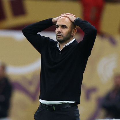 الركراكي يشرح لماذا لم يصعد على المنصة في حفل تقديم محمد وهبي