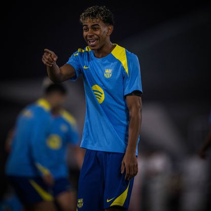 لامين يامال وليفاندوفسكي يقودان تشكيلة برشلونة أمام ريال مدريد بكلاسيكو السوبر