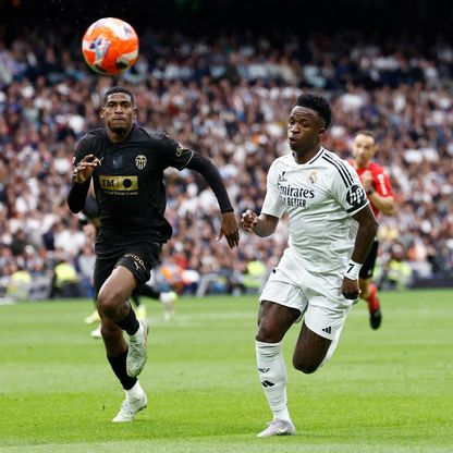 أرسنال يتوصل لاتفاق نهائي مع موسكيرا مدافع فالنسيا