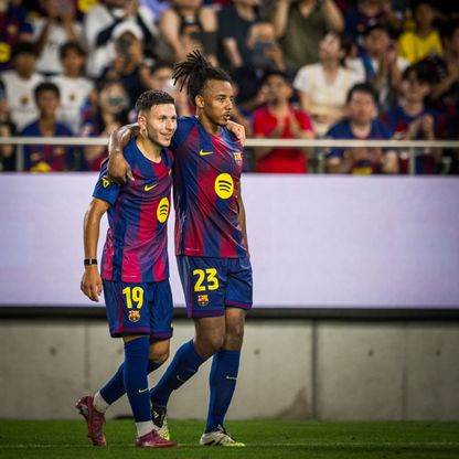 لاعبو برشلونة يشتكون من القميص الجديد.. ما السبب؟