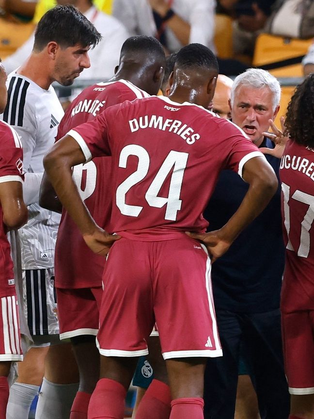 مورينيو بعد الهزيمة أمام بيتيس: لاعبو ريال مدريد ساذجون