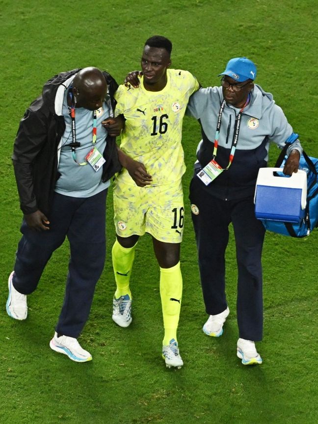 فضيحة في السنغال.. طبيب "أمراض نساء" يعالج المنتخب منذ 10 سنوات