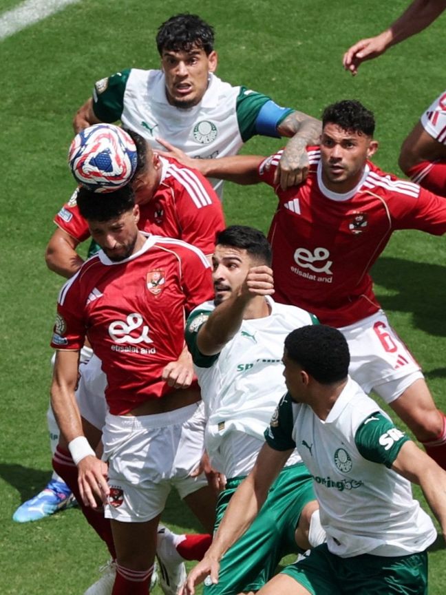الأهلي يرضخ لتمرد وسام أبو علي ويوافق على البيع بهذا المقابل