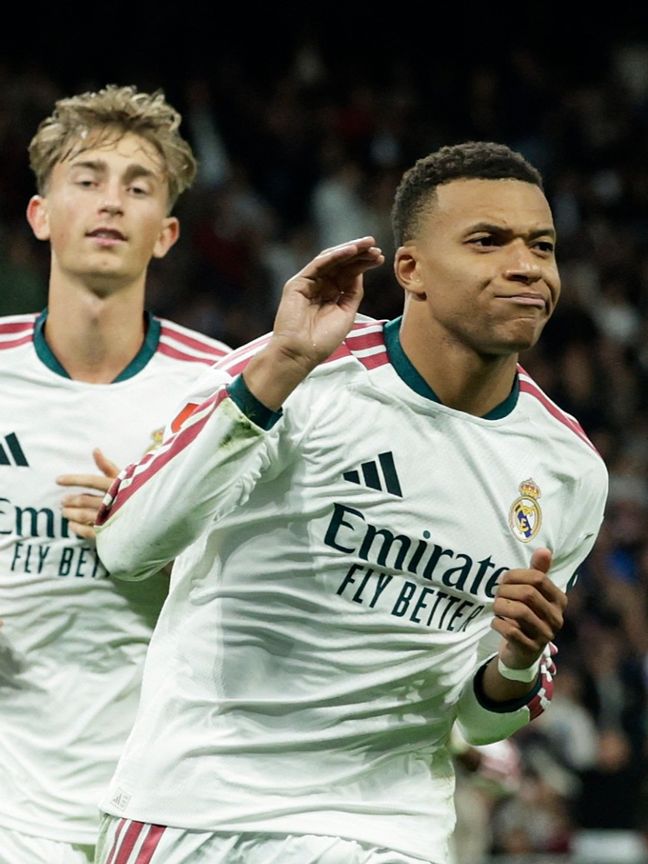 شاهد.. ريال مدريد يقنع جمهوره قبل الكلاسيكو برباعية جميلة أمام إشبيلية