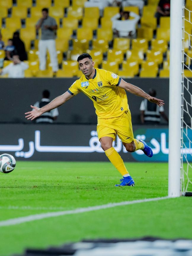شاهد.. حمد الله يعادل رقماً تاريخياً في الدوري السعودي ويهدد السومة