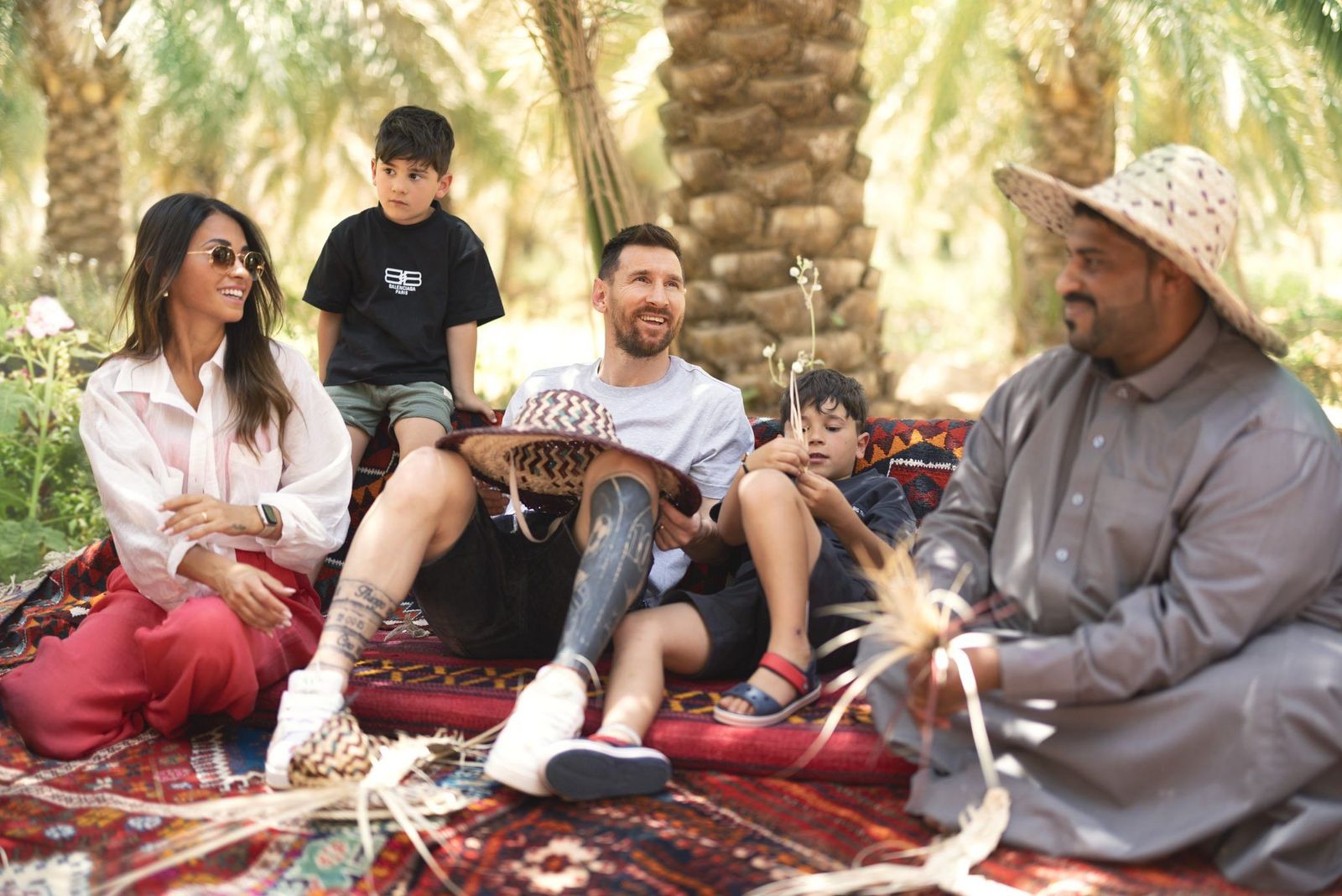 ليونيل ميسي رفقة عائلته خلال زيارته للسعودية كسفير للسياحة في المملكة - 1 مايو 2023