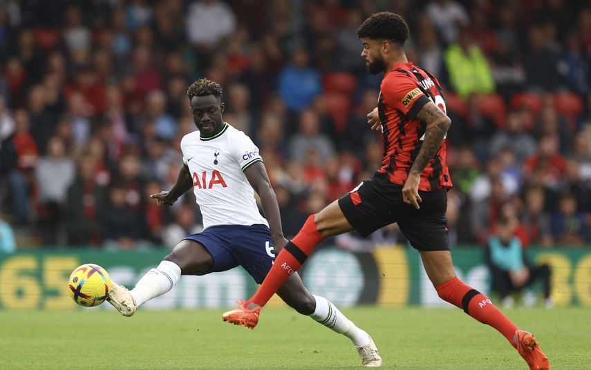 مدافع توتنهام دافينسون سانشيز