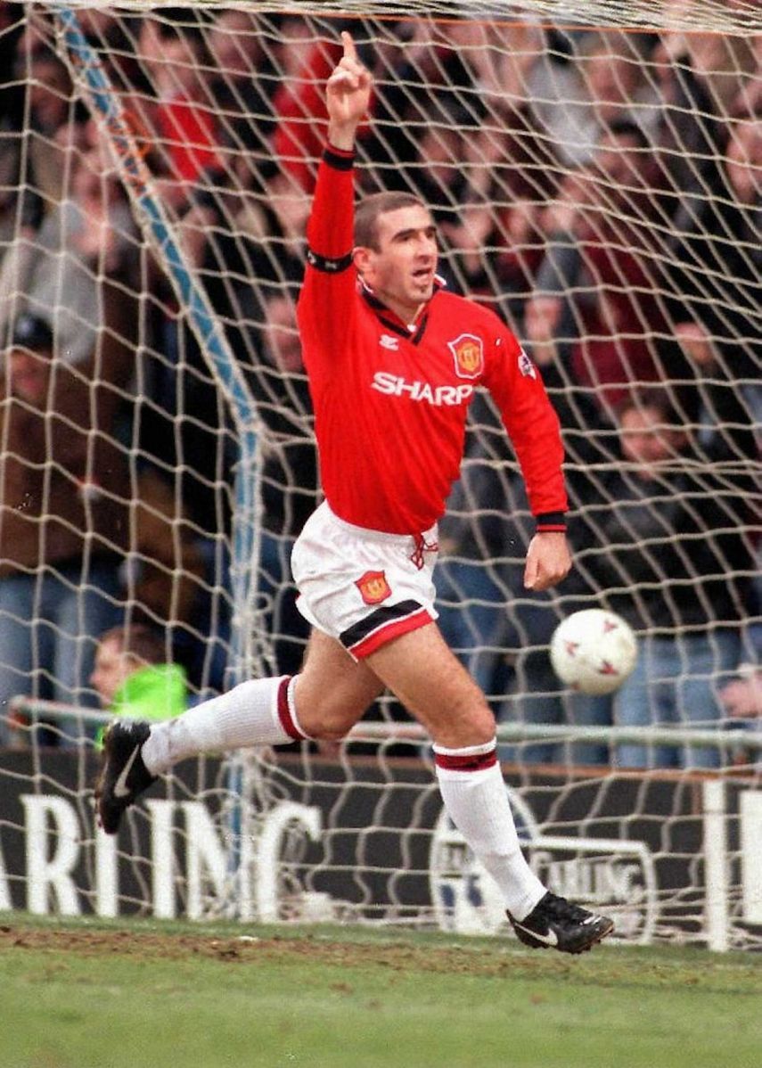 مهاجم مانشستر يونايتد إريك كانتونا عام 1996 - AFP