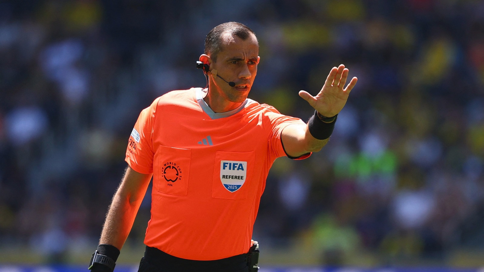 حكم باراغواياني لموقعة السعودية والأردن في نصف نهائي كأس العرب 