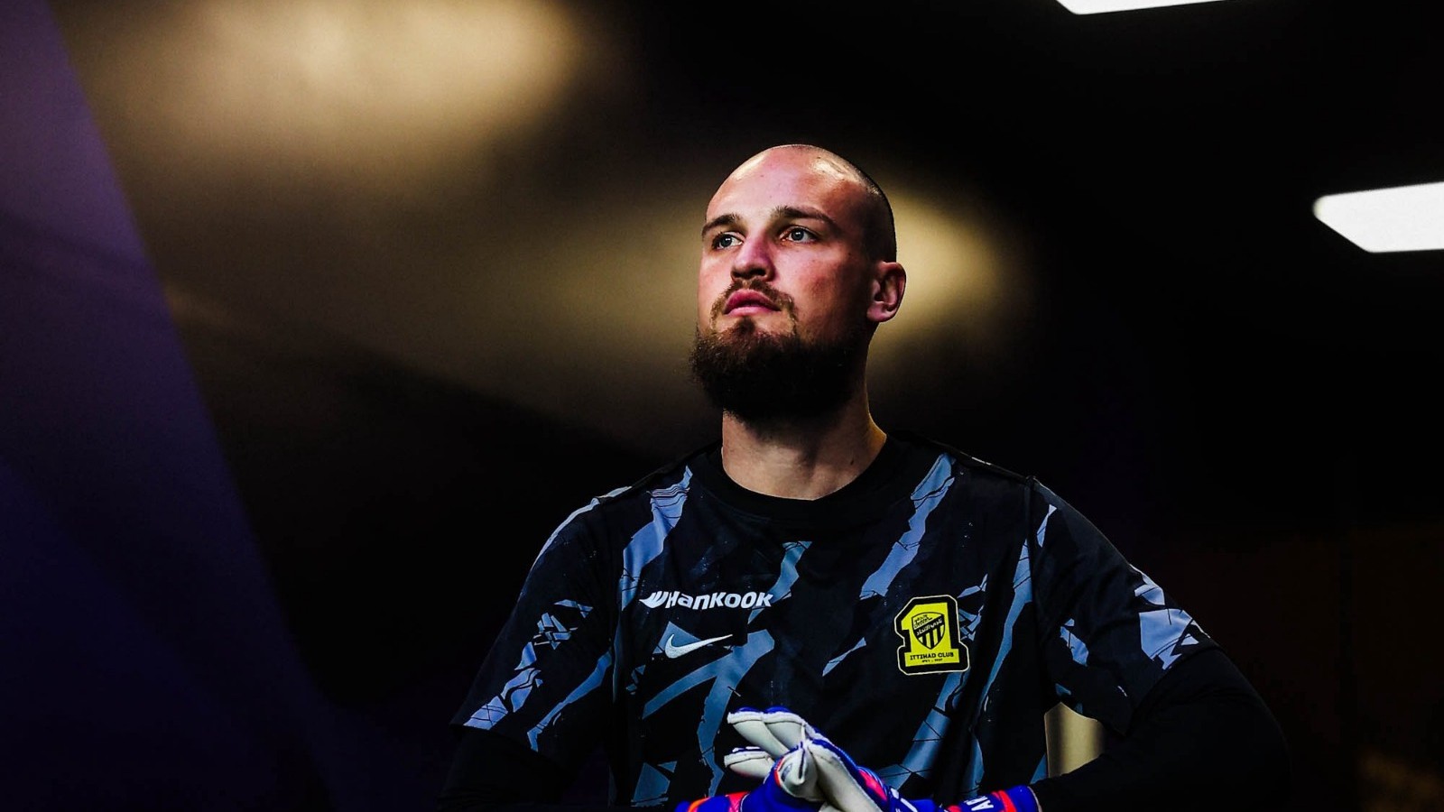 رايكوفيتش الأفضل وبنزيما بين الأسوأ في كلاسيكو الهلال والاتحاد 